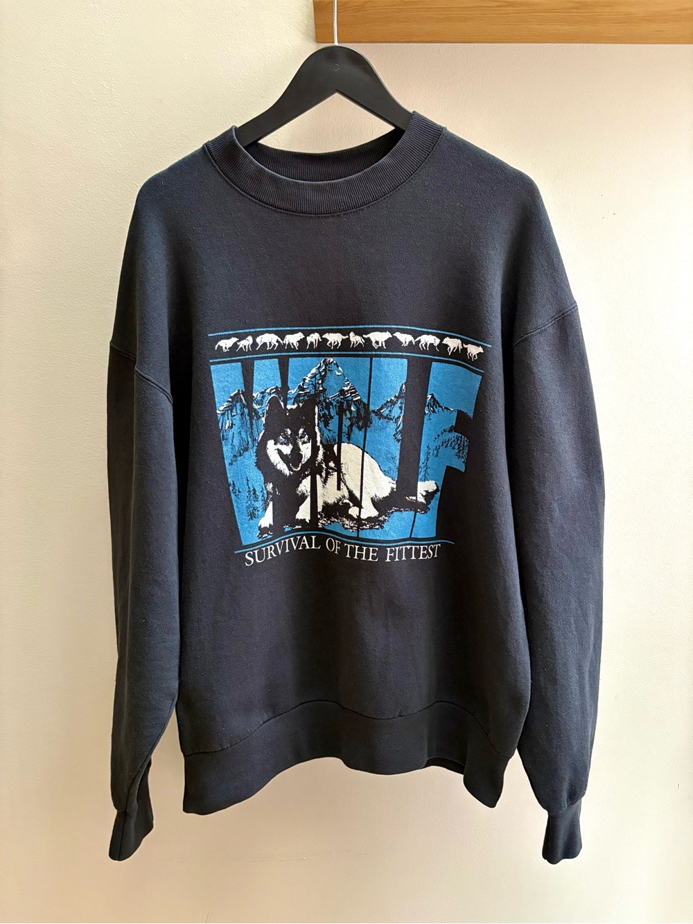 Survival of the Fittest VTG 90s black wolf crewneck sweater XL Fruit of the Loom